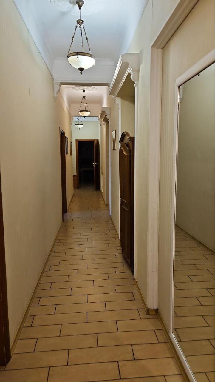 Bessarabka Apartments Kiev Luaran gambar