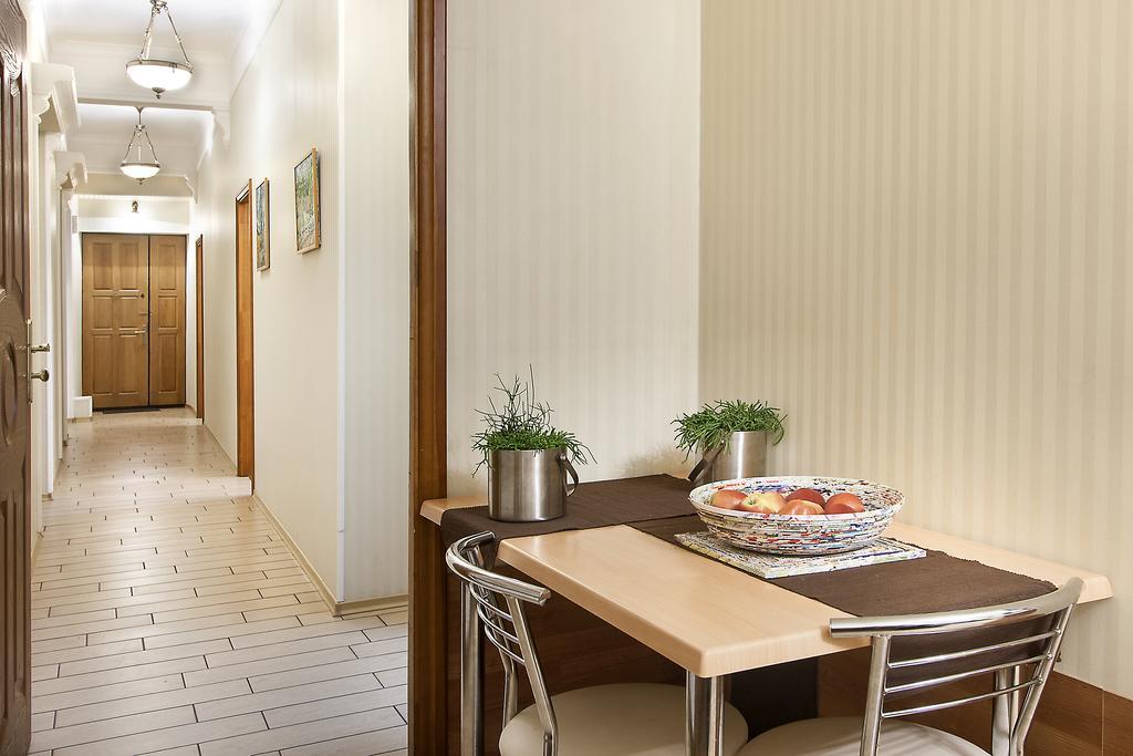 Bessarabka Apartments Kiev Bilik gambar